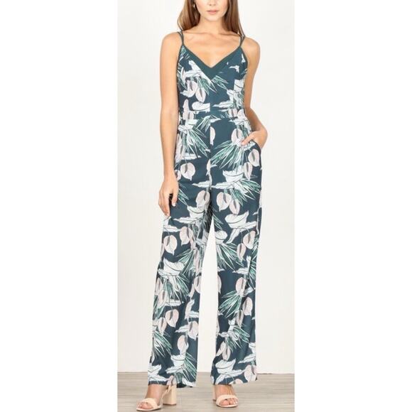 Adelyn Rae Nissa Floral Jumpsuit Women Size Small Green Tropical Floral Romper - Picture 2 of 11